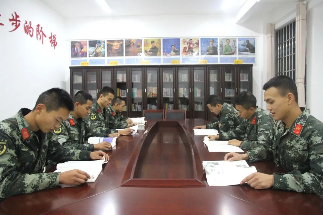 高原官兵收到暖心礼包,机关干部大礼包