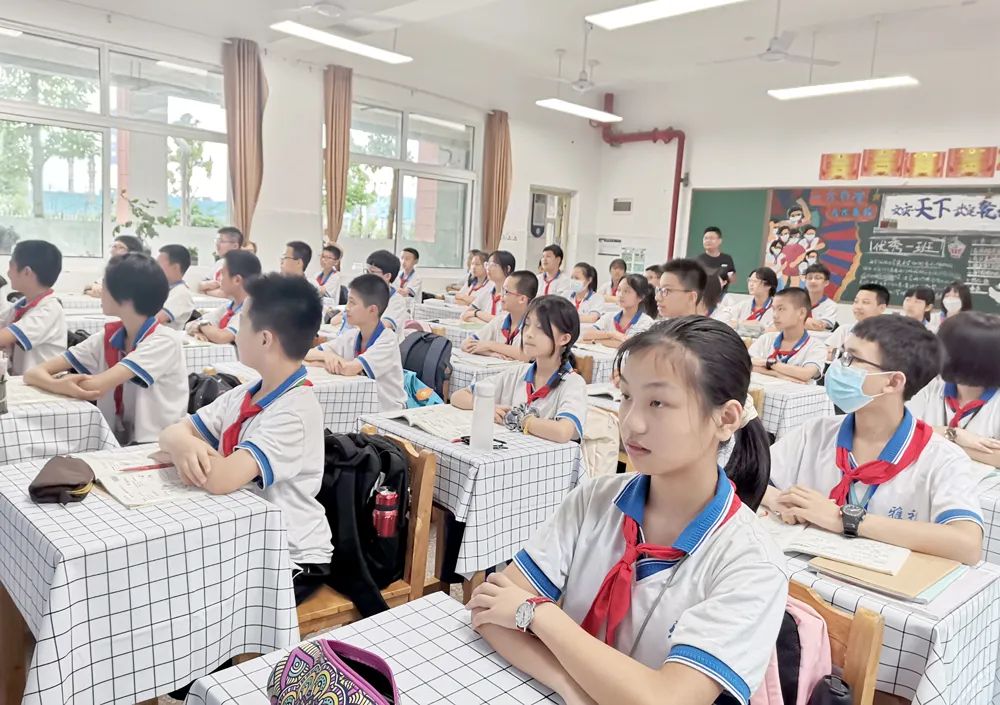 厉害！这所学校有魔力，老师是细节控，学生是自律狂！