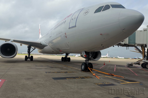 迎战“黑格比”东航机务全面进入抗台“战时状态”