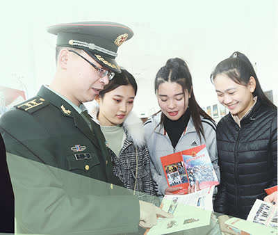 让迷彩点亮青春——山东省烟台市探索新形势下大学生征兵工作的启示