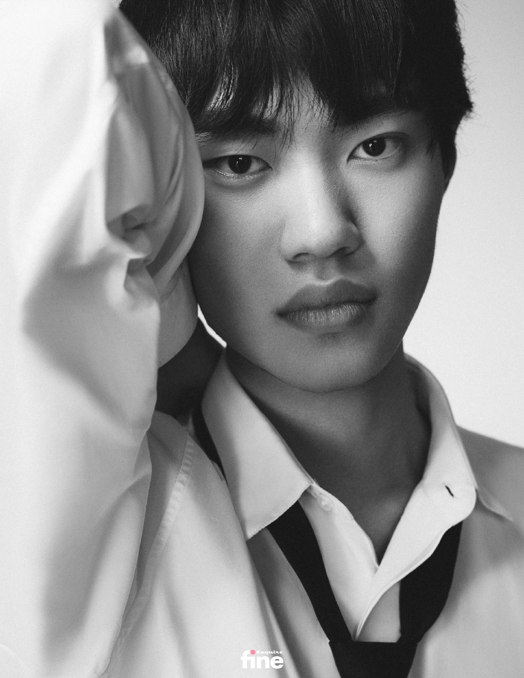 换上西装全员潮男TES时尚先生专访:凶不凶