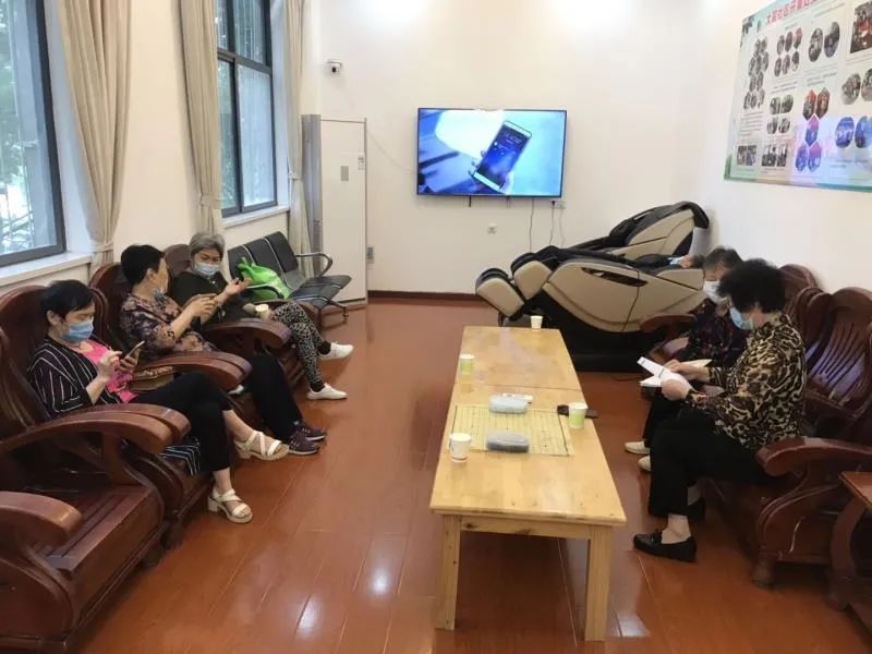 他来了他来了完整版歌词,他来了他来了英文版