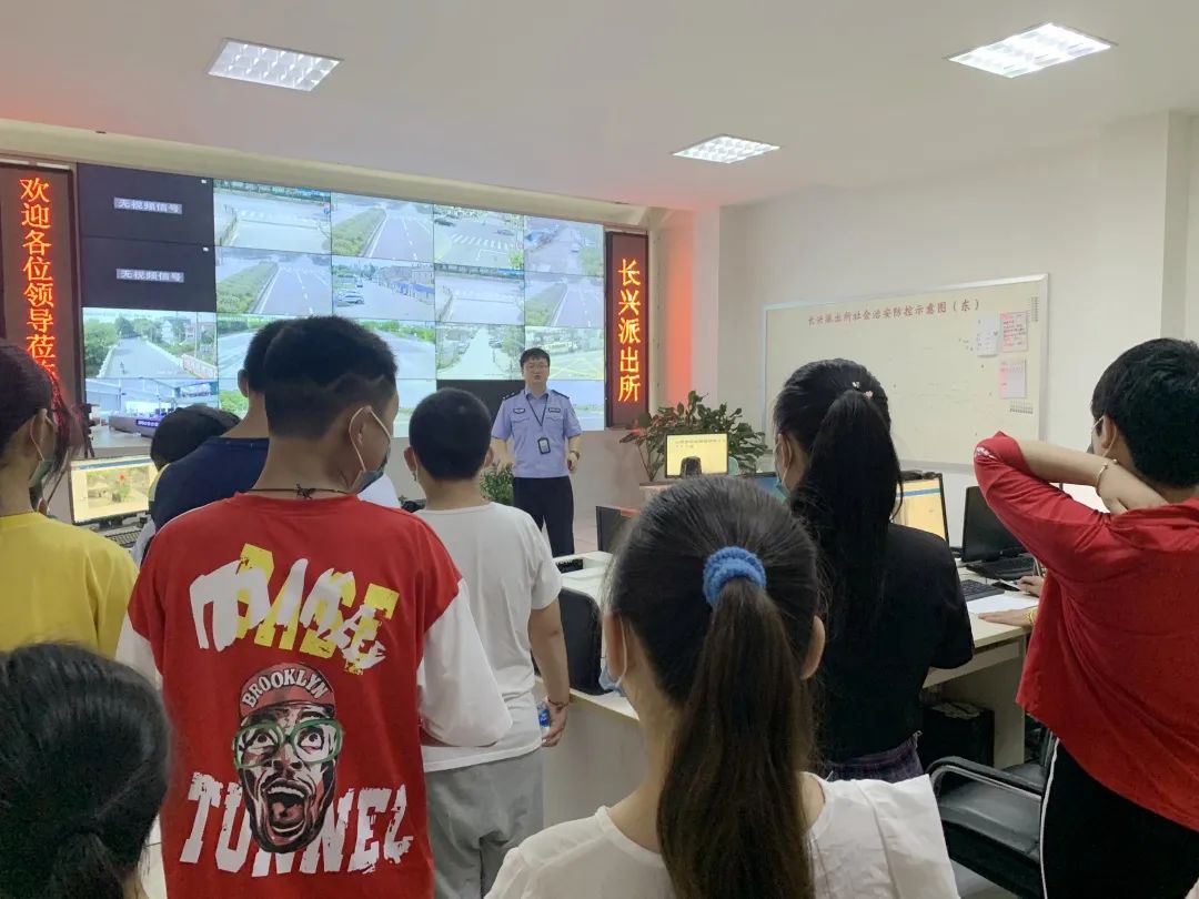 青少年暑假法制教育新闻报道,法制教育宣传周活动画画