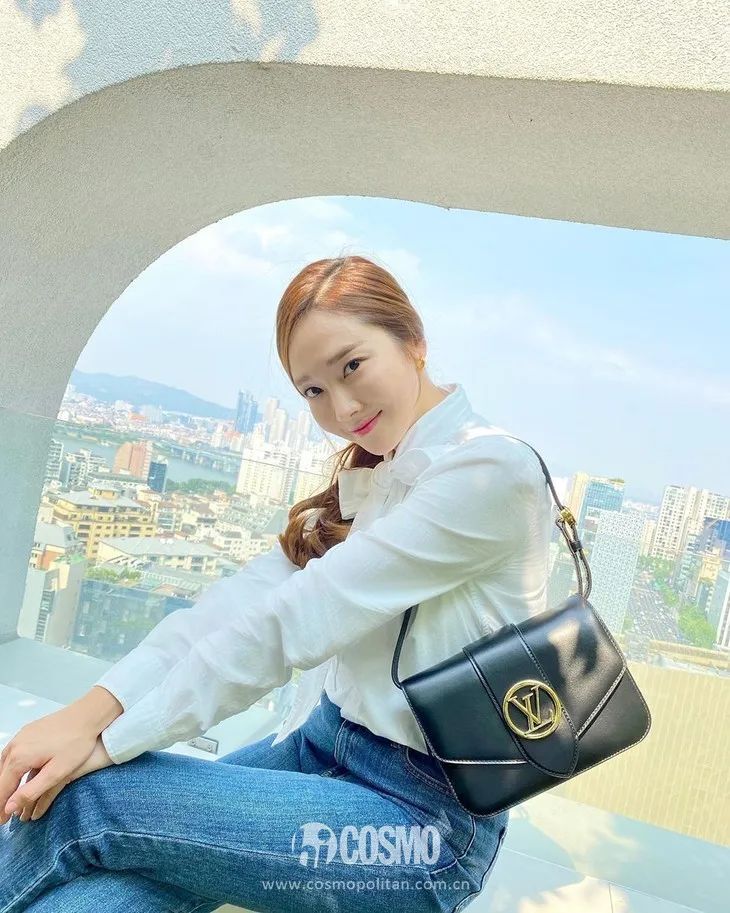 郑秀妍衬衫搭配,郑秀妍2022春夏穿搭