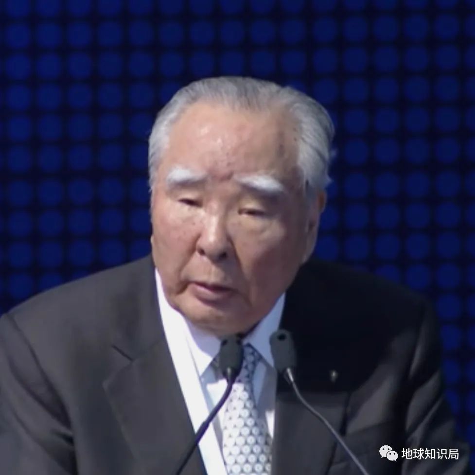 每年倒贴给8万成年男子，这国的收养怪癖，合法