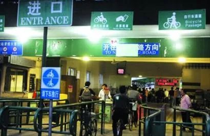 黄浦江变宽,黄浦江上过江通道