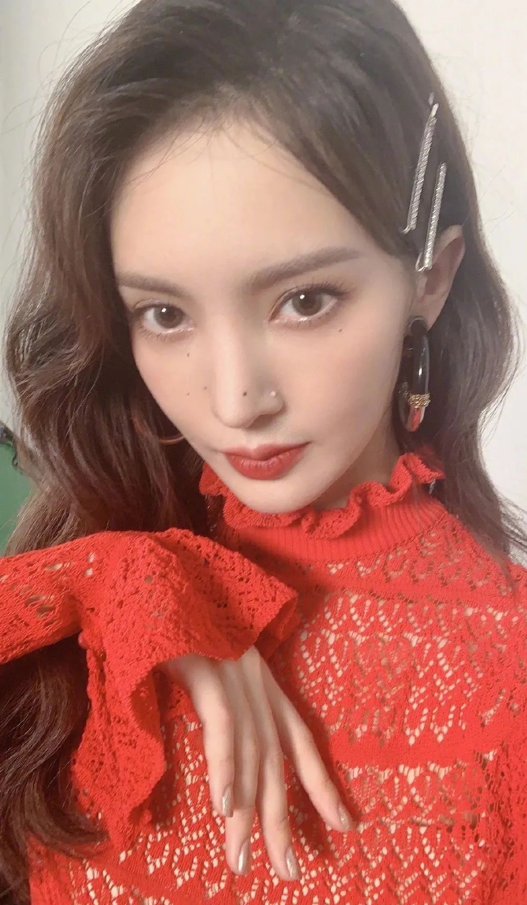 BAO美啦｜在脸上怒点七颗痣，金晨老师真的有颜任性...