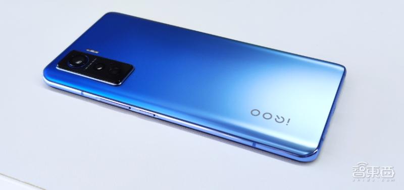 iqoo5电竞版和活力版的区别,iqoo5评测打造一流电竞级体验