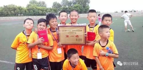 “足球要从娃娃抓起”，铜川这位体育老师一直坚定这个信念