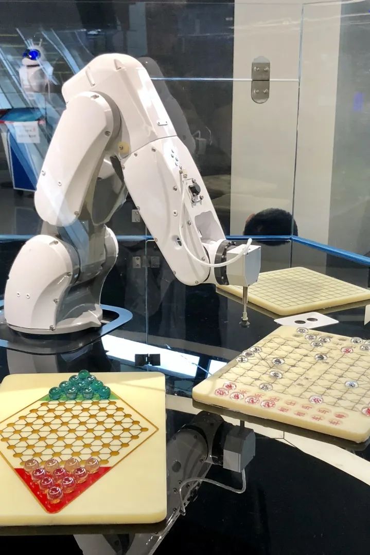 龙岗中心城是远郊吗,live龙岗中心城