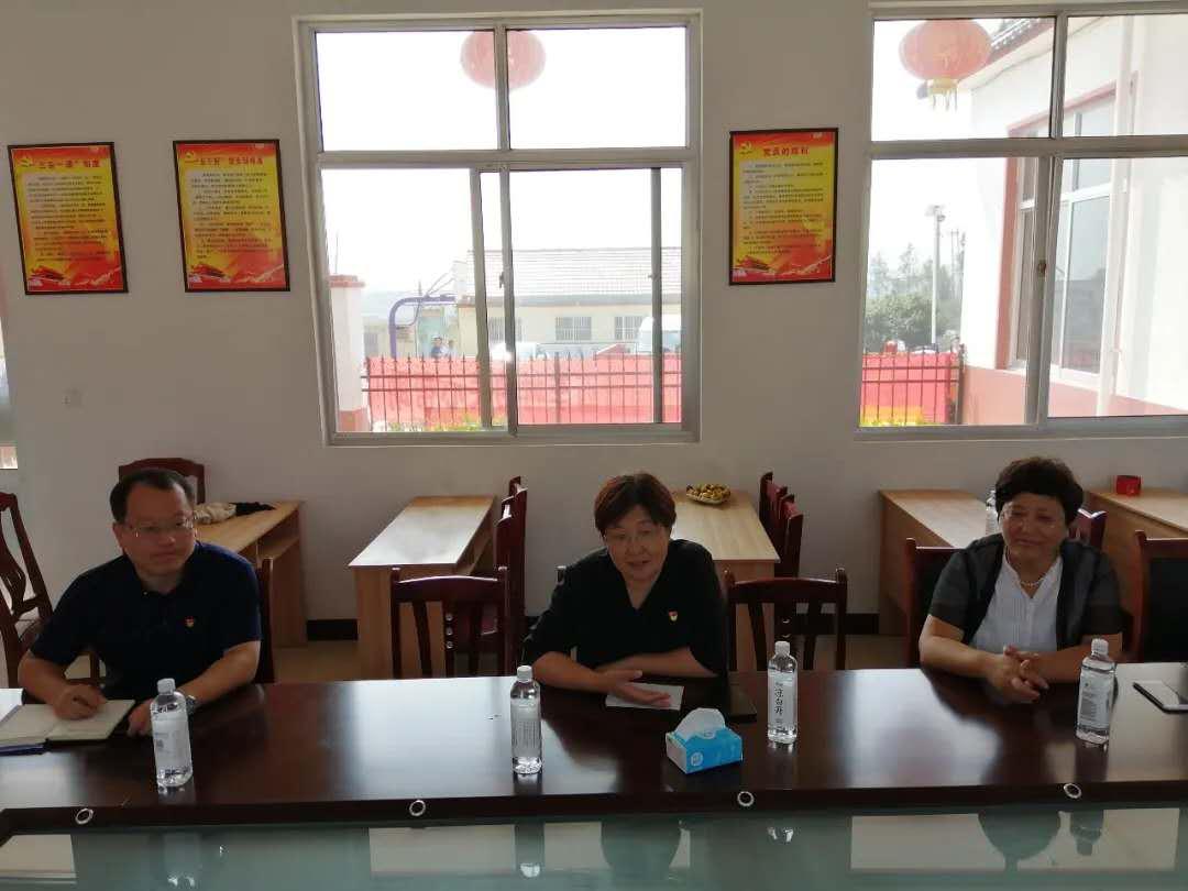 设施农业扶贫助力精准脱贫,精准扶贫为贫困户送化肥