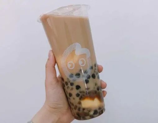 入秋第一杯52块钱的奶茶,奶茶刷爆朋友圈的秋天的第一杯