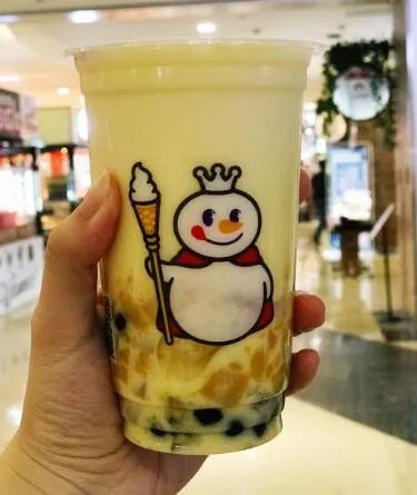 入秋第一杯52块钱的奶茶,奶茶刷爆朋友圈的秋天的第一杯