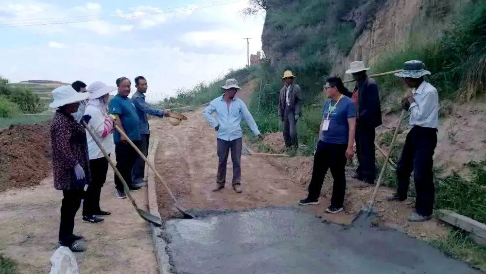 凝心聚力脱贫攻坚,凝心聚力铺就乡村振兴致富路