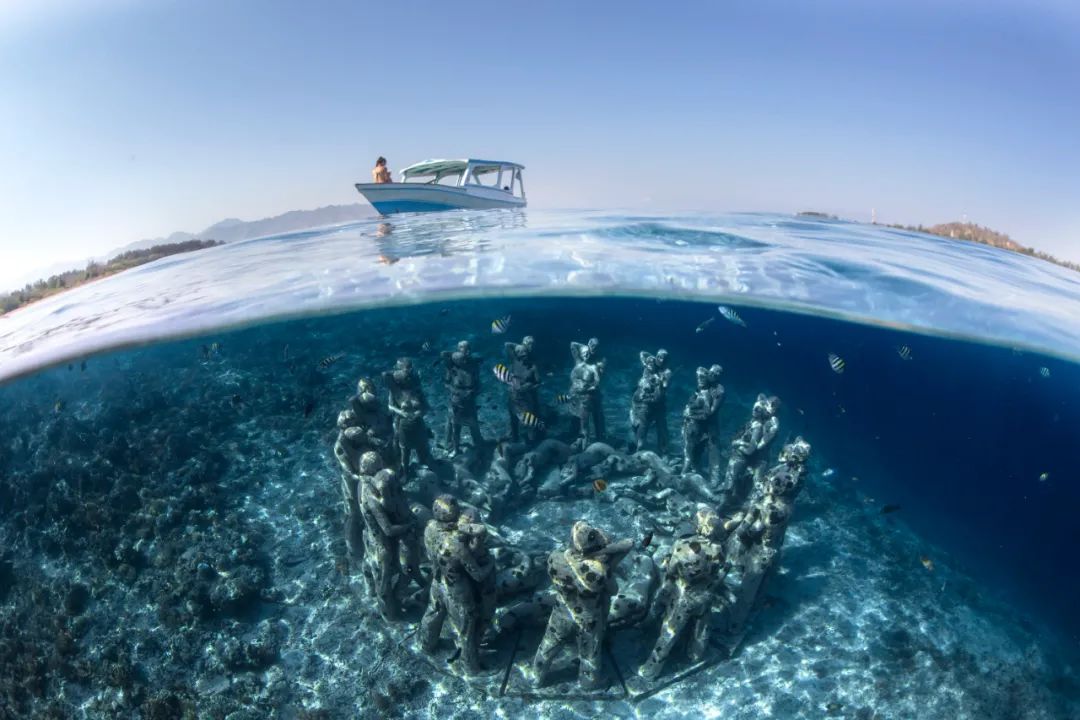 来，我们斗胆聊一下出国怎么玩