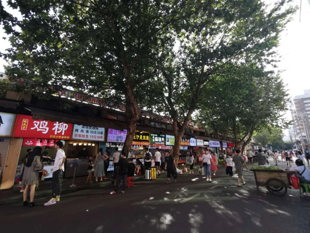 这是一个四个月后重返武汉的故事丨单读