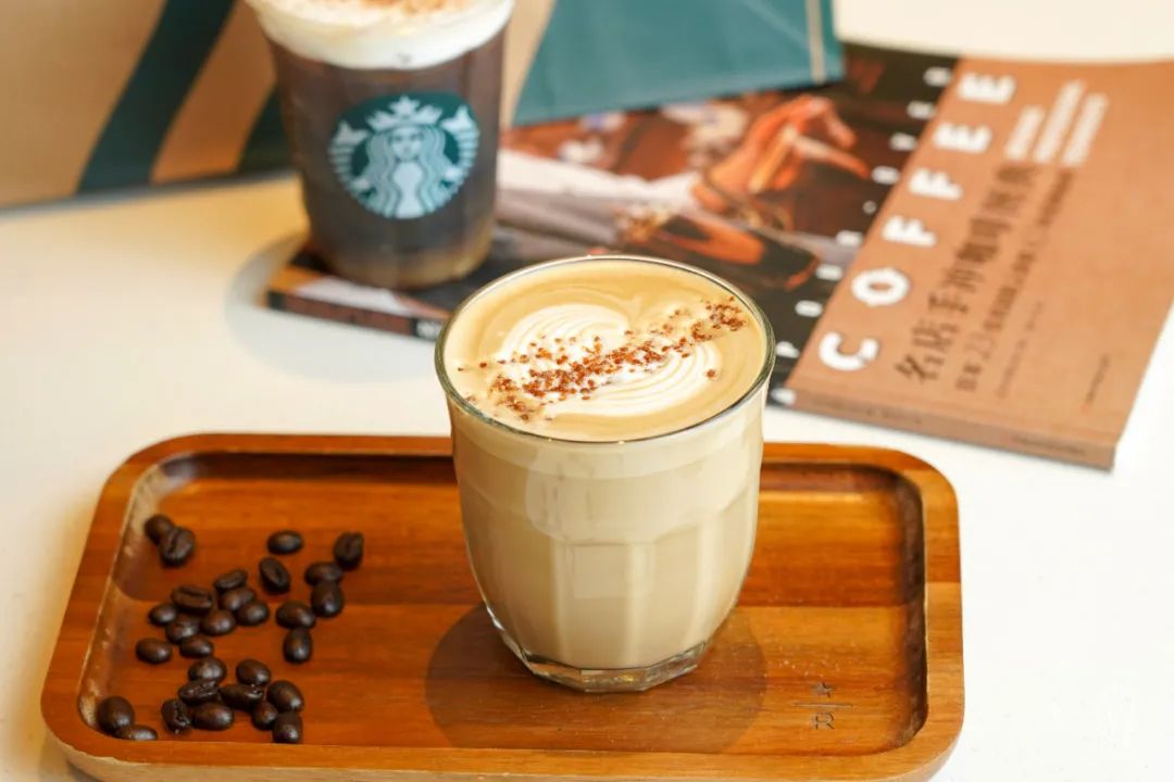 藏在咖啡里的爱意！星巴克用心荟萃饮品全新上市！又带着限定款周年庆杯子来圈粉了