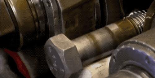 用小小的钉子做武器,钉子是怎么做出来