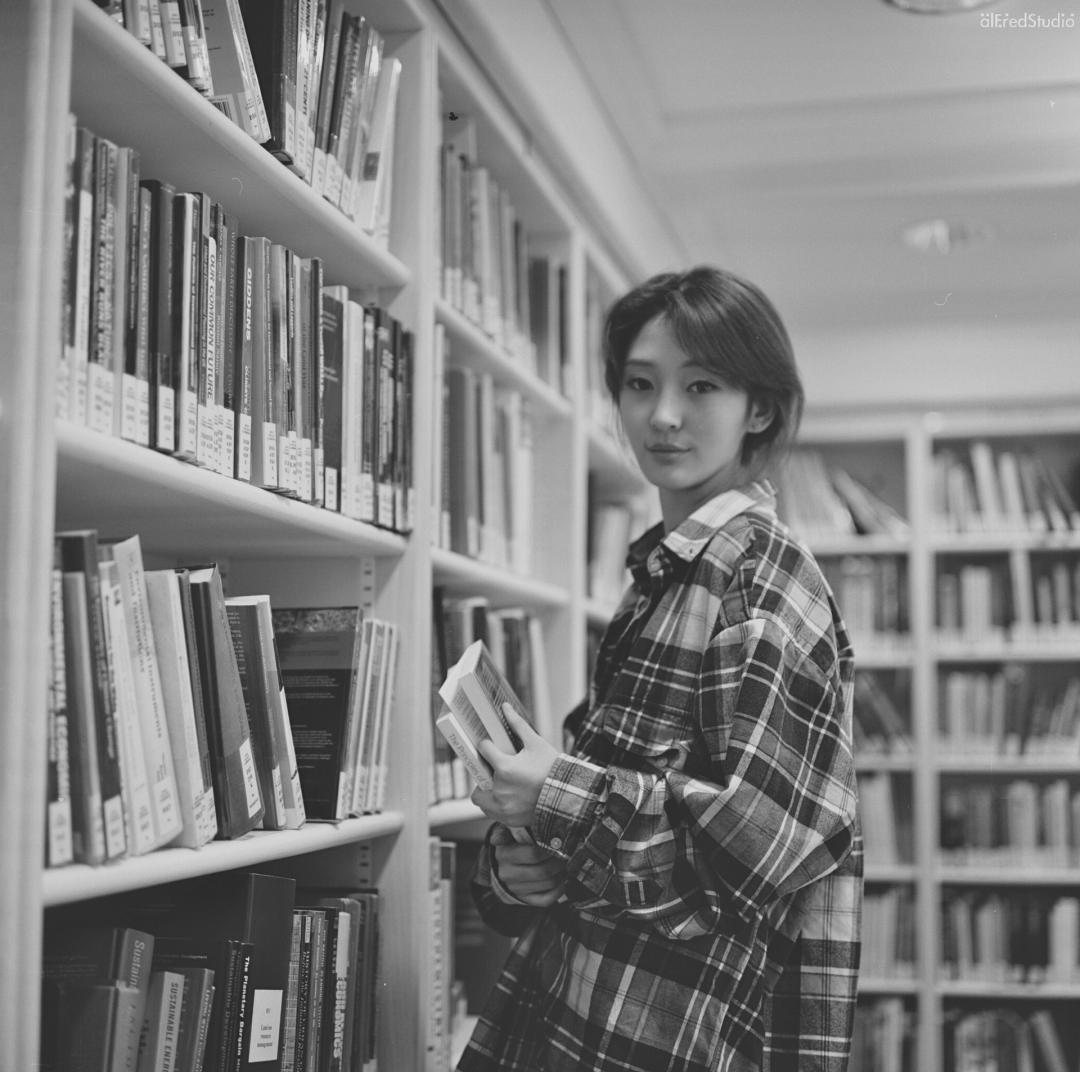 鐜嬬传鑿查珮瀹氳璁″笀,楂樺畾璁捐甯堢帇绱彶