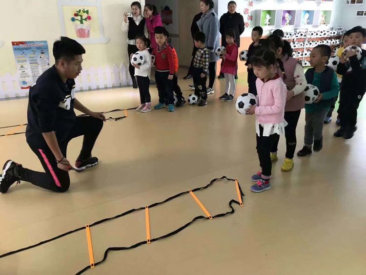 少年足球训练营招生网站,白城旋风少年足球俱乐部