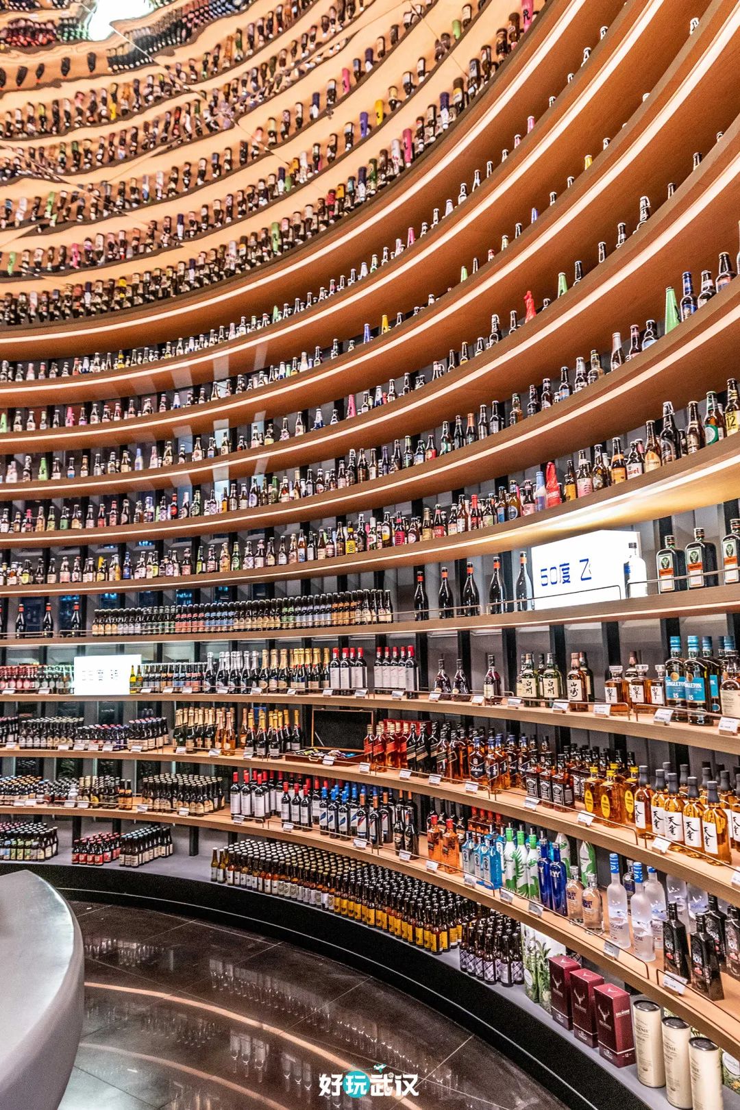 在光谷，我花了10个小时，喝了全世界的啤酒