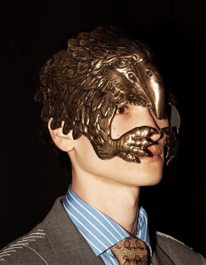 连吴赫都偏爱的「面具」，原来早就成为时装秀场的常客