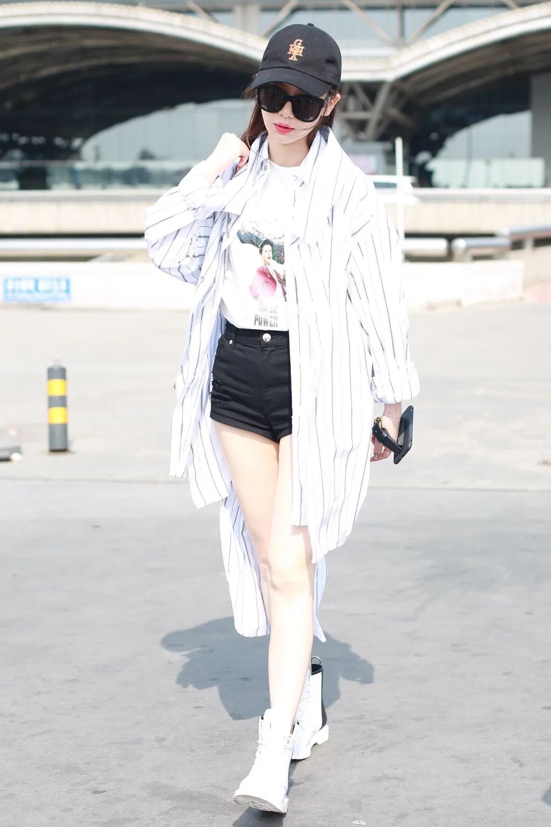 同样的预算买二手车还是新车,爆款靴子和小众靴哪个好