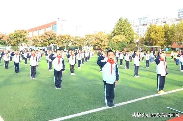 高举团旗跟党走黑板报,高举团旗跟党走主题板报