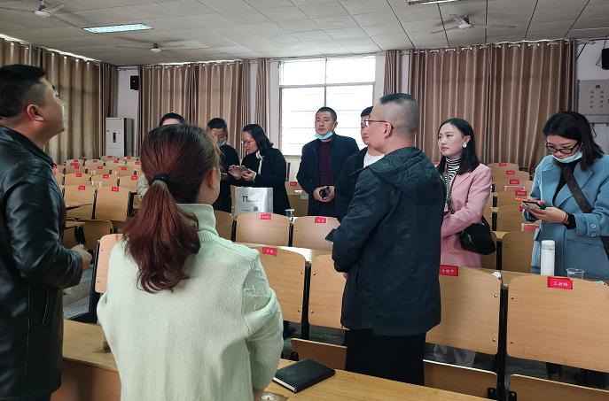 桂花园小学有3000名师德师风监督员