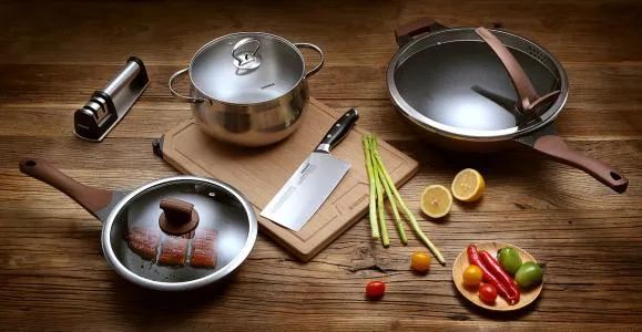 百度战略投资电商直播服务商「卡美啦」;叮当快药完成10亿元B+轮融资丨IT桔子周报