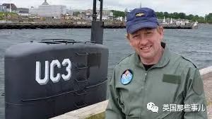 潜水艇里残杀肢解女记者,入狱后又劫持医生逃狱?!这人还能更疯一点吗?