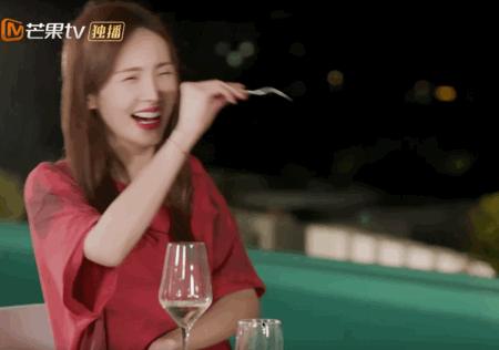 甜妹不如御姐斩男？颜值差不多，为何只有她撩汉总爆好感？