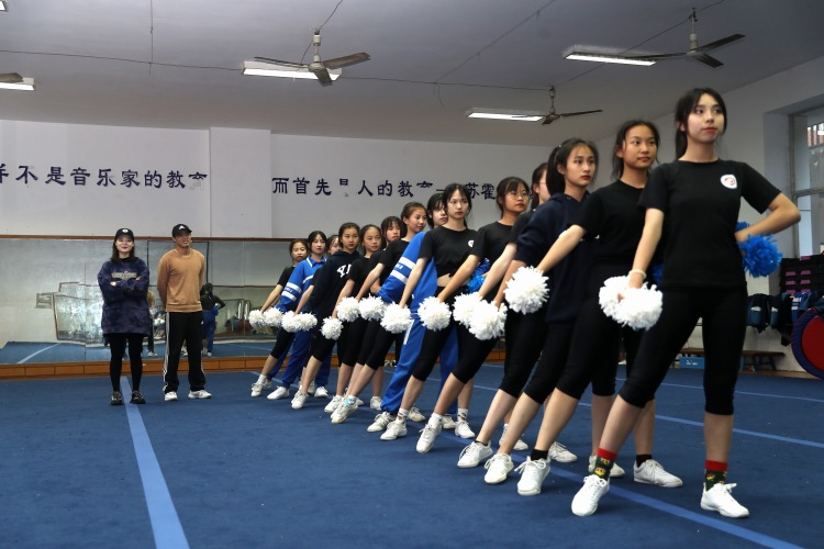 班主任翔哥,翔哥体育老师