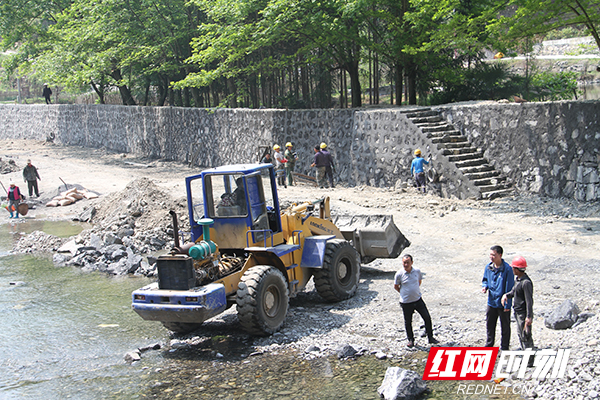 脱贫攻坚国企在行动,脱贫攻坚民营企业担当