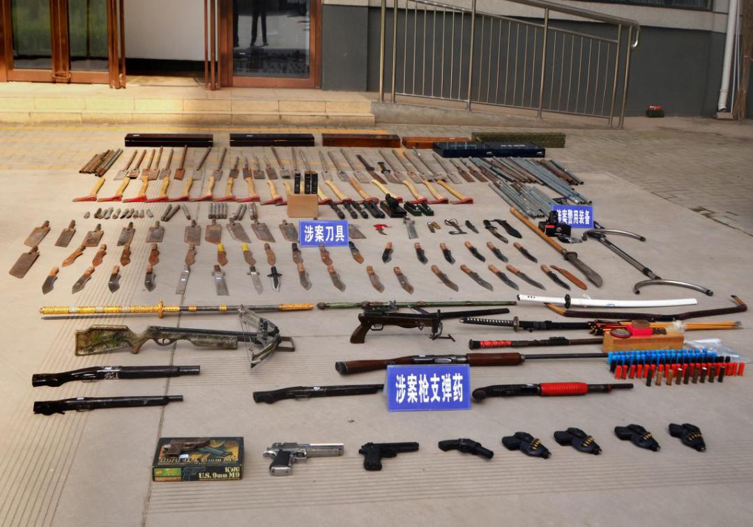 与民警持枪对射、逼人剁手指,这个“黑老大”判了