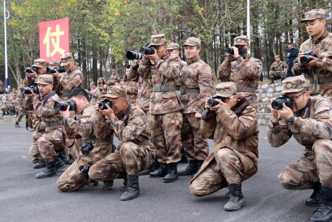 寒风中的他们完整版,寒风中他们一直在坚守