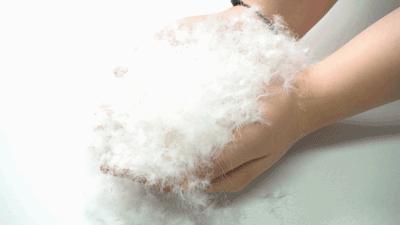 羽绒服千万别乱买这样穿又暖又美,羽绒服穿大的暖还是贴身的暖