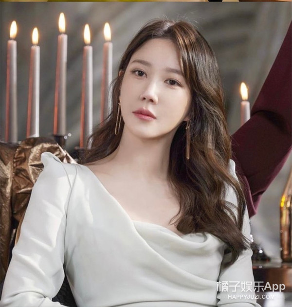 韩剧女主是财阀隐瞒身份,韩剧顶楼女主