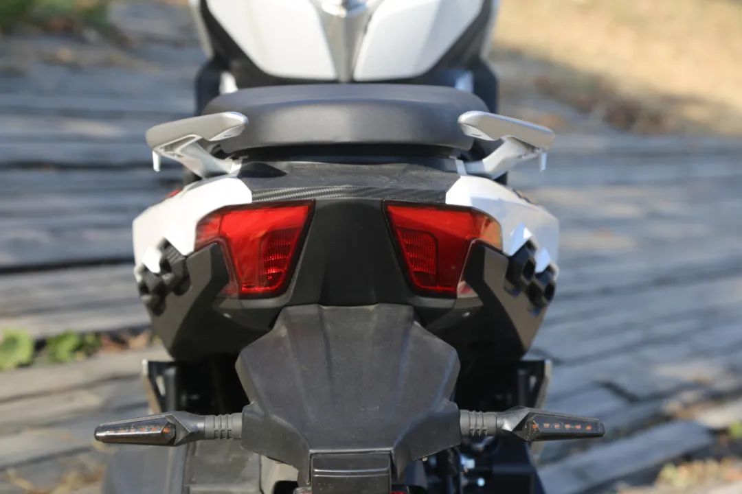 力帆kpv150品控怎么样,力帆kpv150对比豪爵uhr150