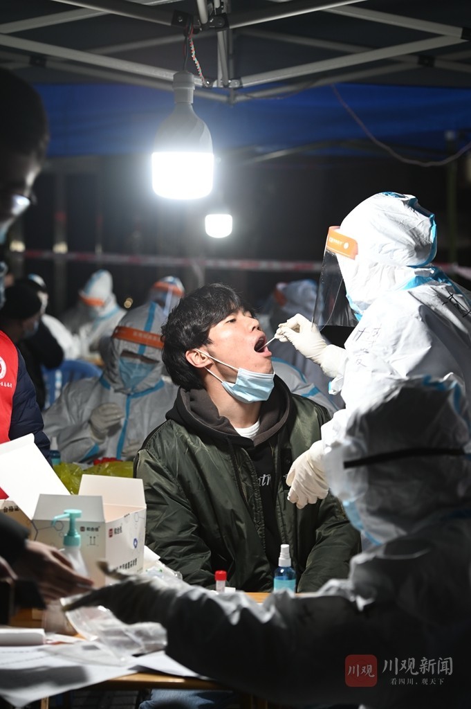 直击郫都最暖寒夜：这些身影让人泪目