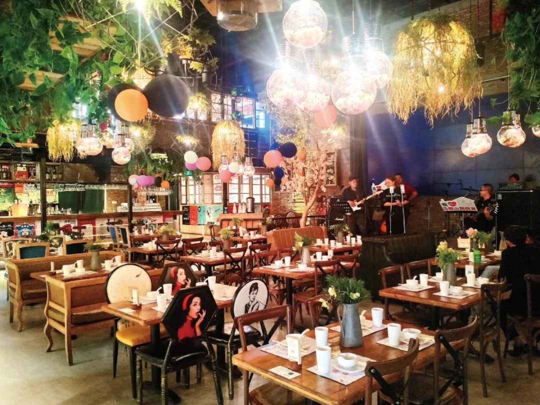 旧仓库改造网红打卡地,老厂房打造成网红打卡地