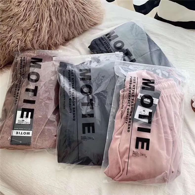 这条丝绒阔腿裤绝了，“吃肉”10斤，显高5CM！布料亮滑细腻