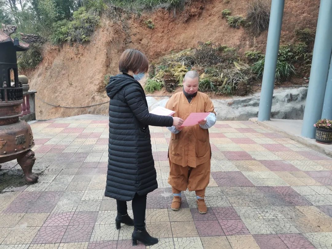 众志成城我们全力以赴,众志成城万众一心全力以赴