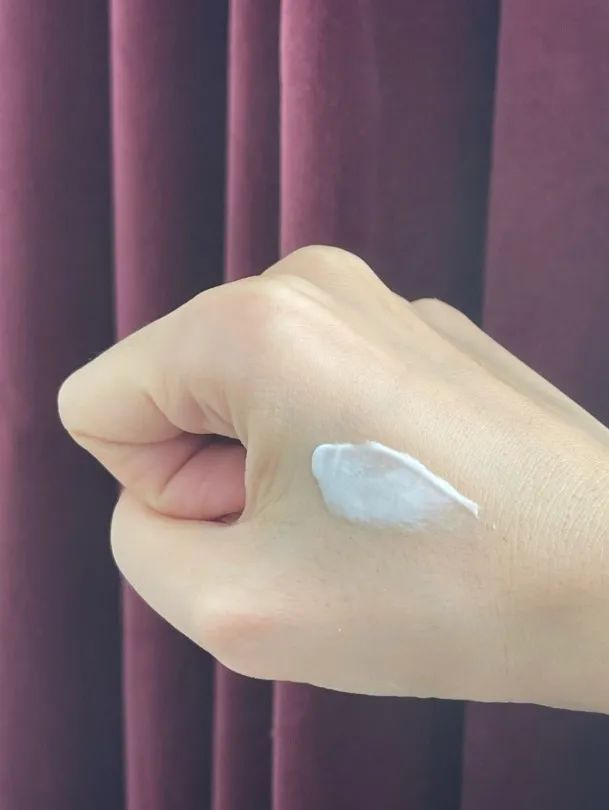 护肤爱用品推荐分享,护肤分享今日份美妆穿搭