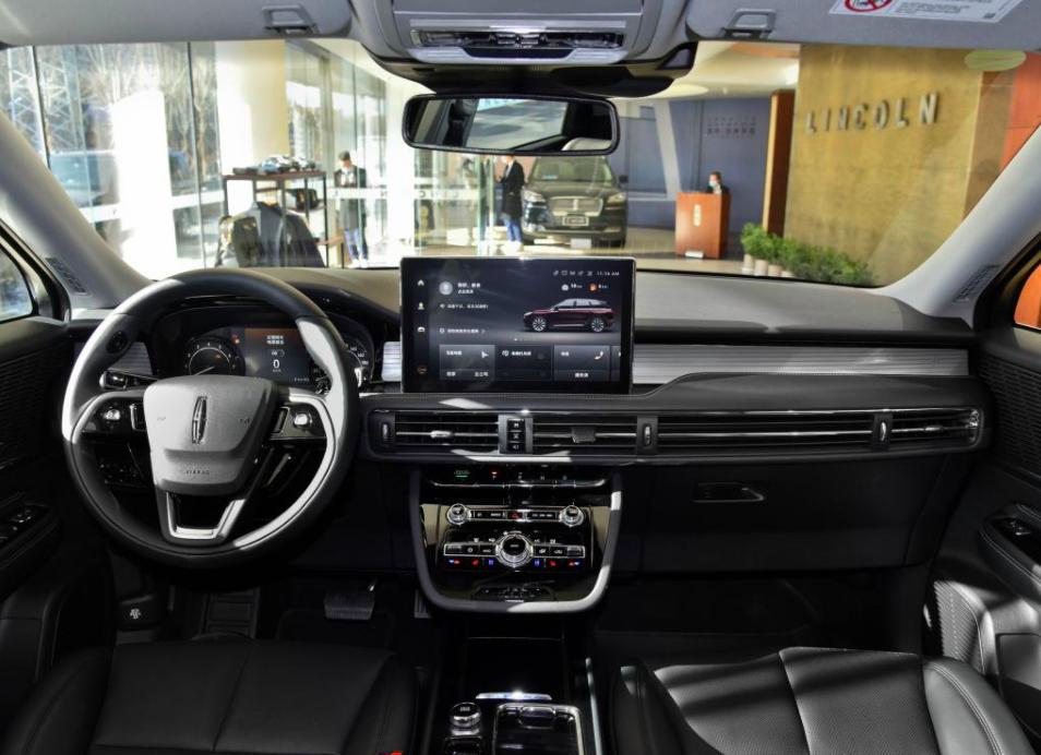 新款林肯冒险家和q3哪个值得买,林肯冒险家对比奥迪q3