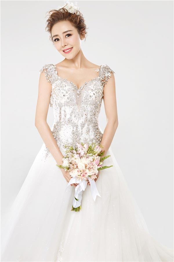 安又琪是哪届超女冠军,安又琪是第一届的超女冠军