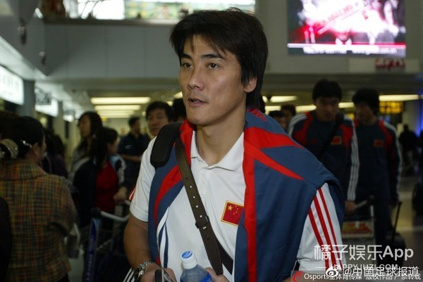 李嗣镕帅气视频,前国脚李明之子李嗣镕颜值