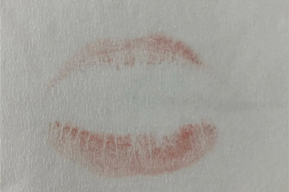 凭借不老神颜抢到男神45岁却难逃变老变丑的命运她到底做错了什么？