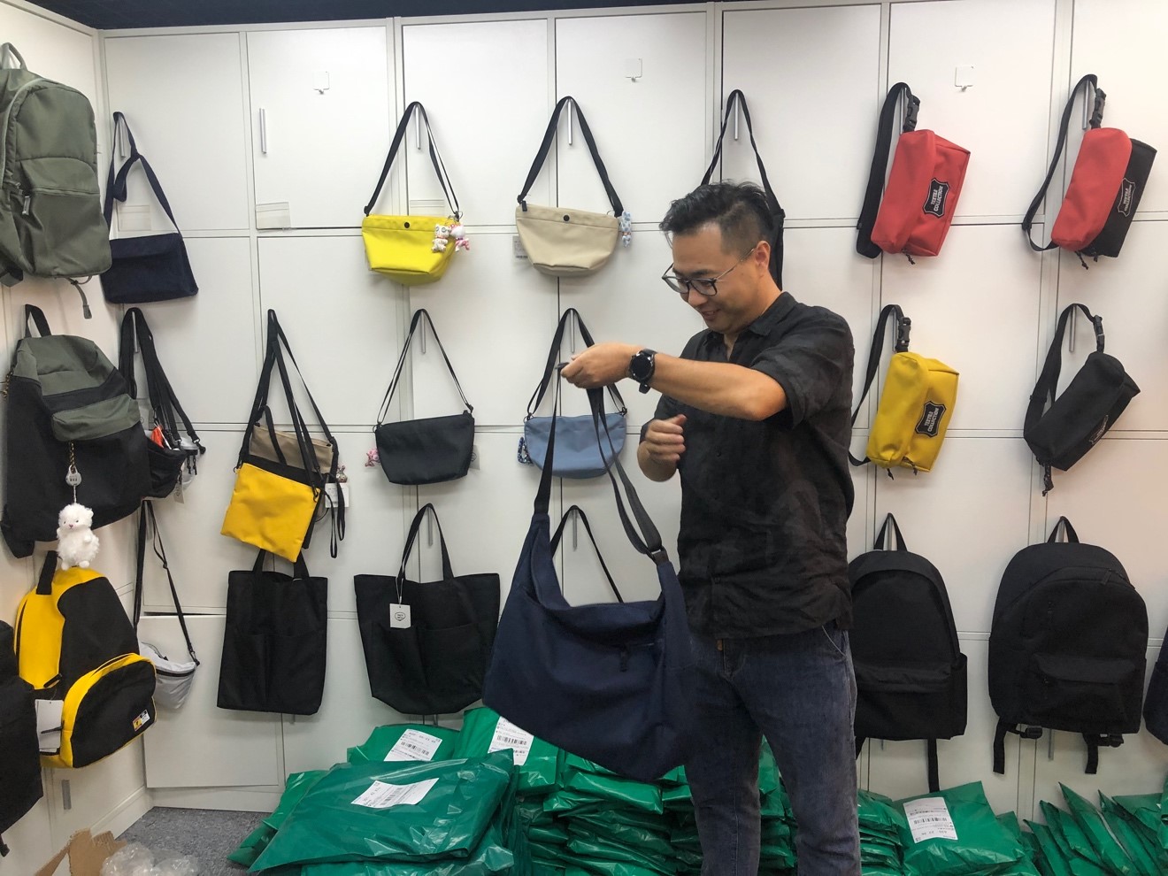 拼多多服饰箱包2021年销售额,2022年拼多多箱包销售