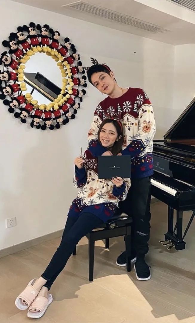 白百何坎肩卫衣,白百何ootd穿搭